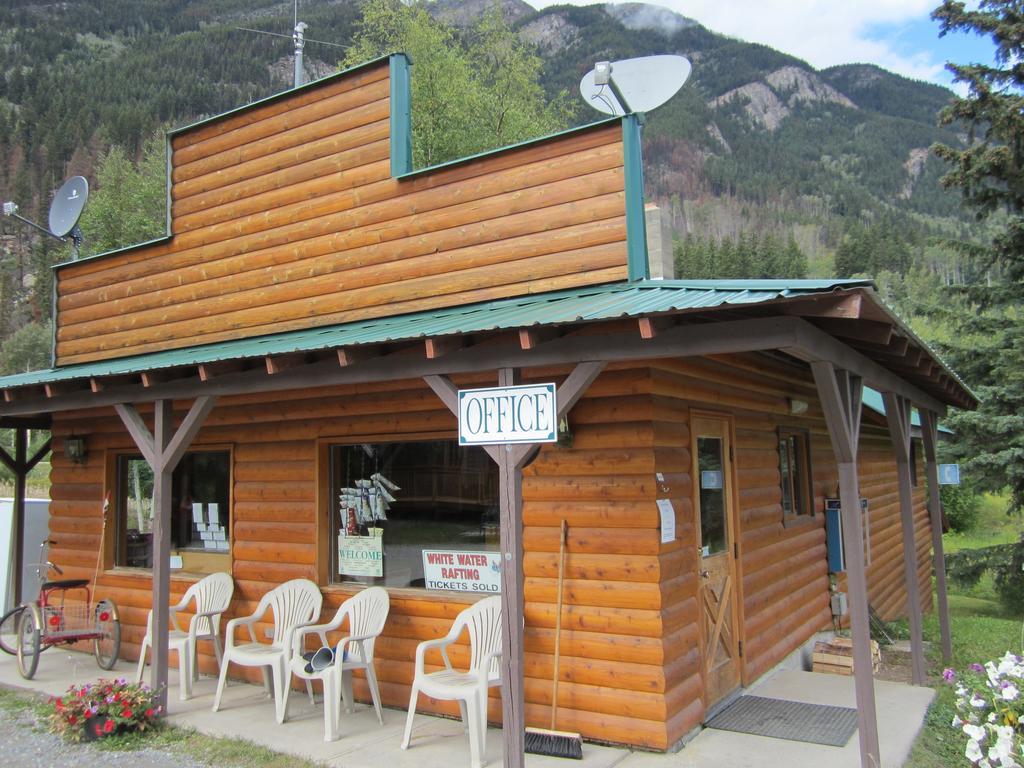 Mount Robson Lodge Εξωτερικό φωτογραφία